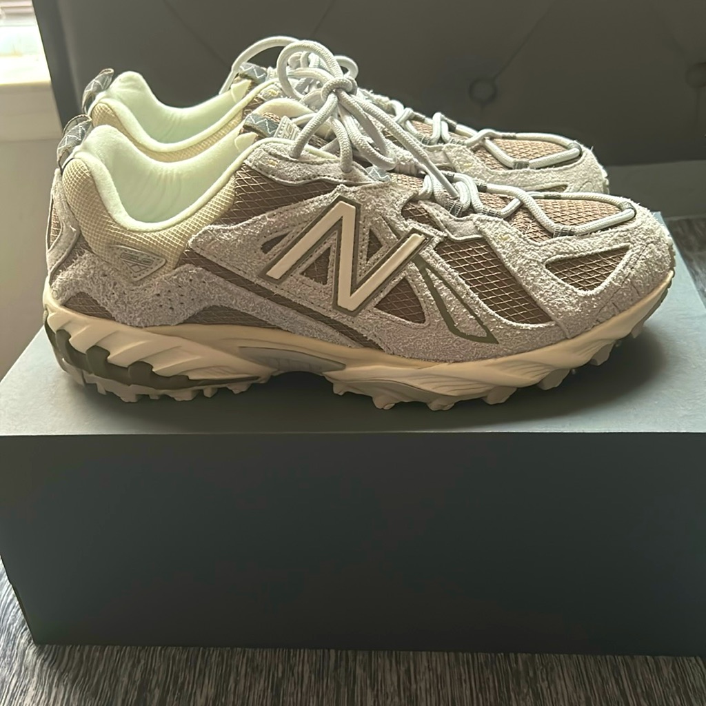 New Balance 610